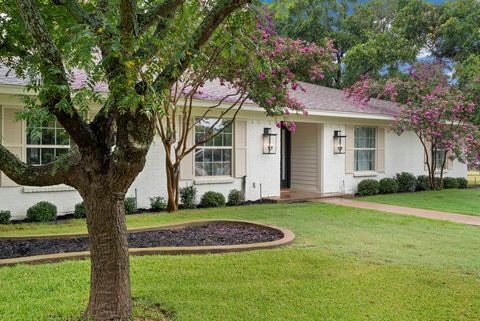 A home in Alvarado