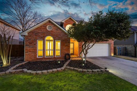 Photo of 1819 Sandalwood Lane, Grapevine, TX 76051 (MLS # 21154059)