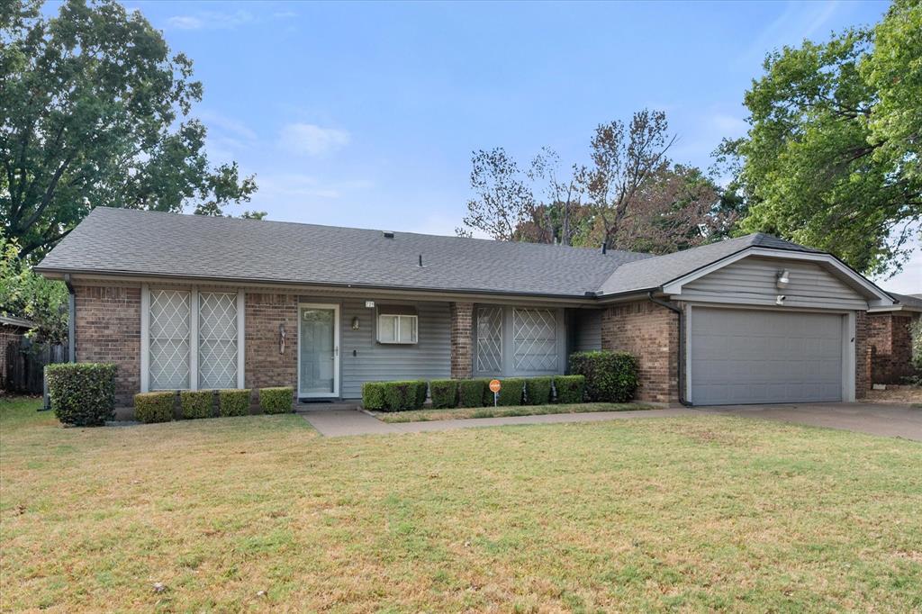 729 NW Charlyne Drive