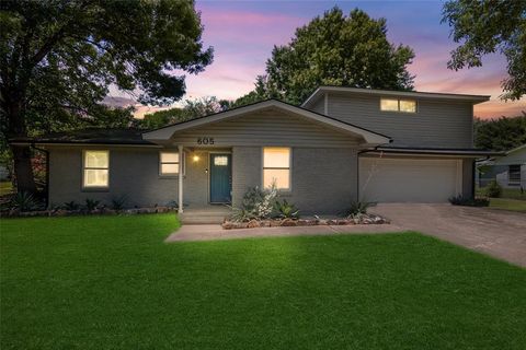 605 Loma Alta Street Ennis TX 75119