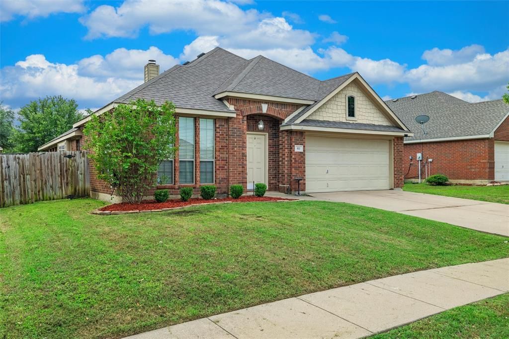 Photo of 813 Cutting Horse Drive, Mansfield, TX 76063 (MLS # 21268327)