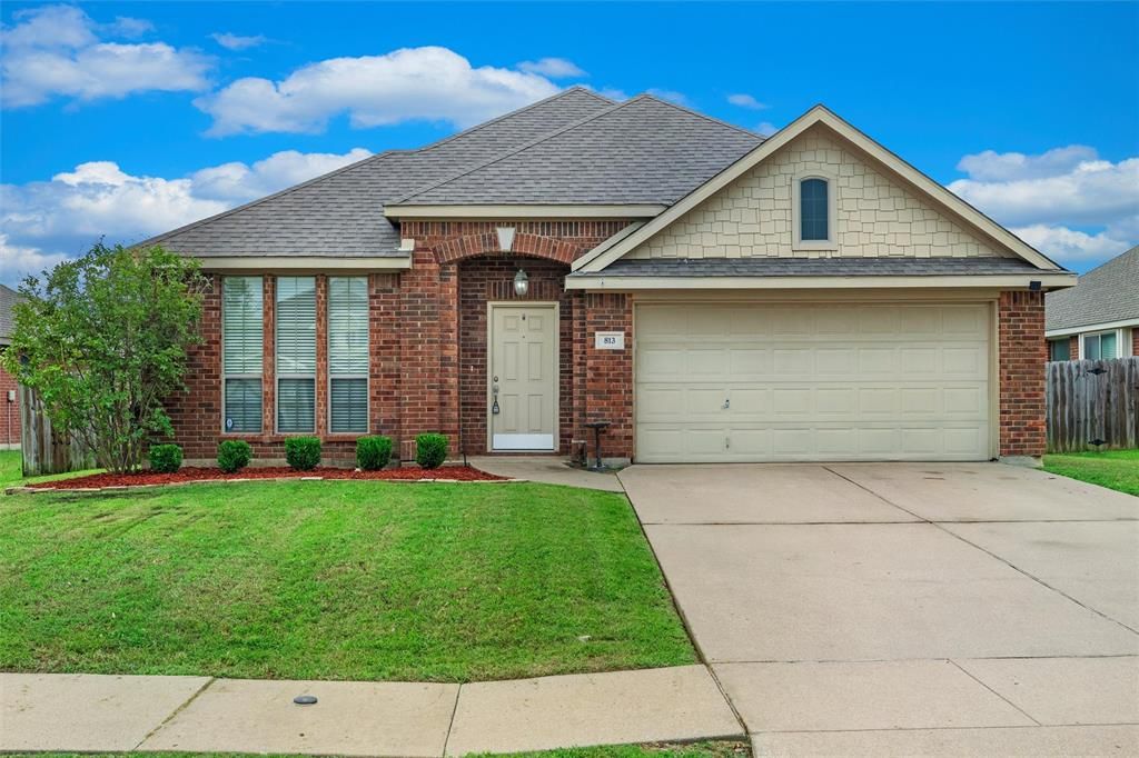Photo of 813 Cutting Horse Drive, Mansfield, TX 76063 (MLS # 21268327)