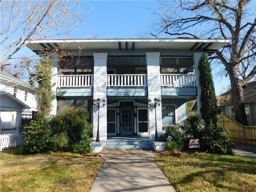 WONDERFUL 1 BED, 1 BATH SPACIOUS UPSTAIRS APARTMENT IN 4-PLEX JUST TWO BLOCKS FROM THE BISHOP-ARTS DISTRICT!!  OPEN FLOOR PLAN.  HARDWOOD FLOORS, BALCONY! COVERED PARKING. CENTRAL HEAT & AIR, WASHER & DRYER INCLUDED. ONE YEAR LEASE. DEPOSIT EQUAL TO ONE MONTH'S RENT.  $80 APPLICATION FEE PER ADULT.