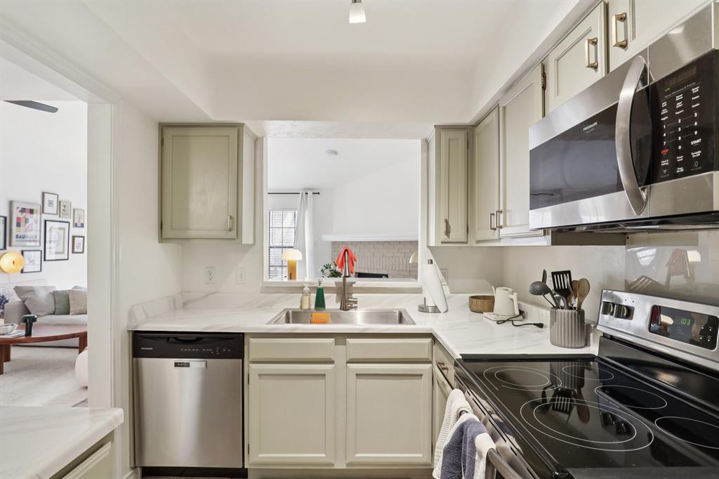 Quorum View Condos - Residential