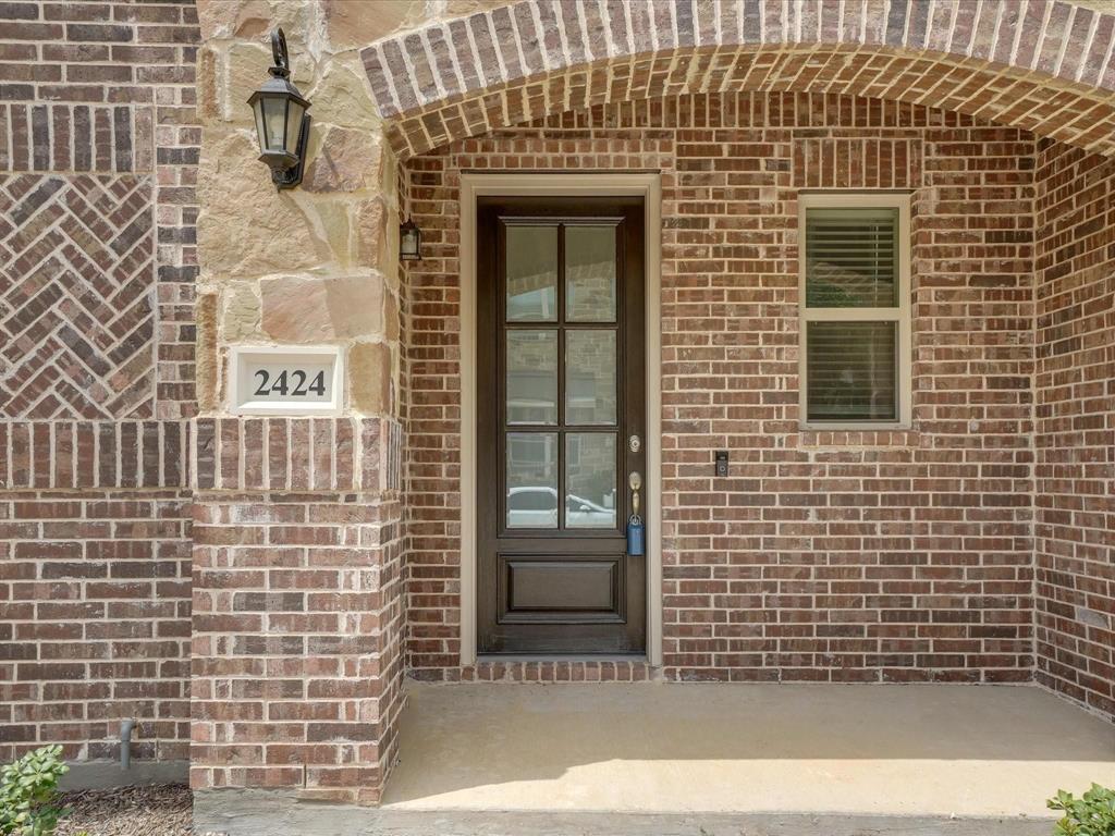 2424 Belvedere Lane