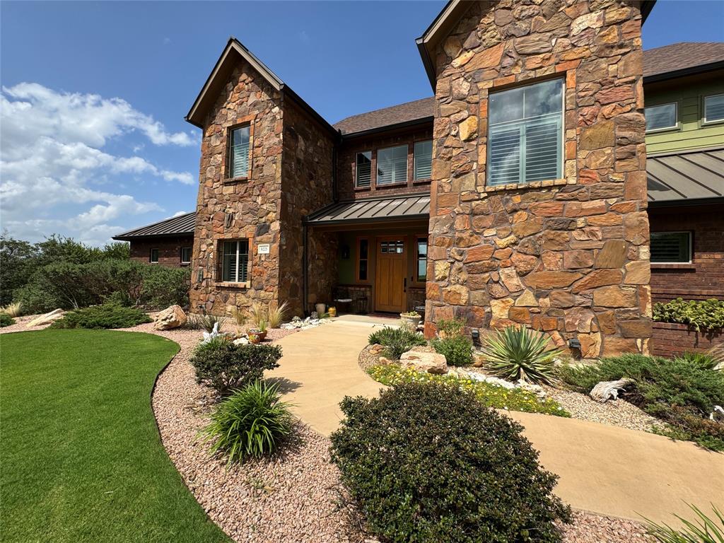 8225 Scotscraig Court