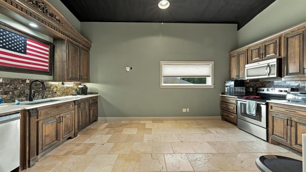207 Eastridge Road