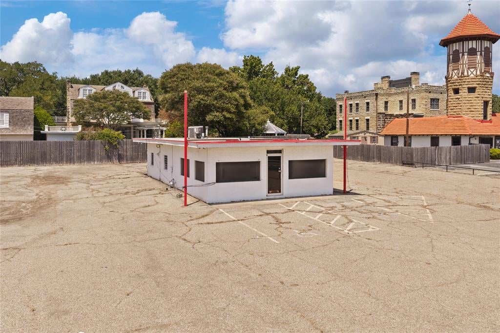 3321 Franklin Avenue