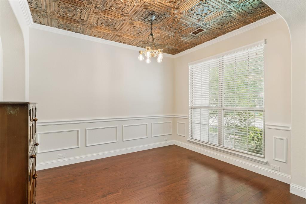 1374 Sandhurst Drive