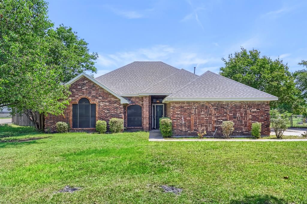 Photo of 16018 University Drive, Forney, TX 75126 (MLS # 21169948)
