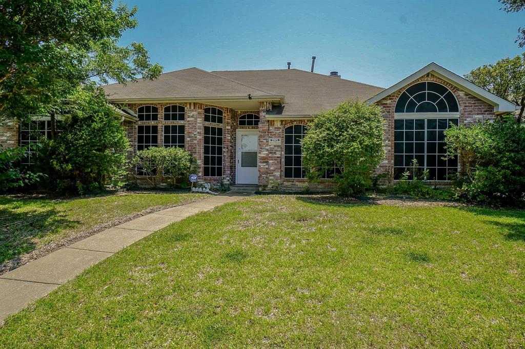 Photo of 624 Elm Falls Place, Mesquite, TX 75181 (MLS # 21373390)