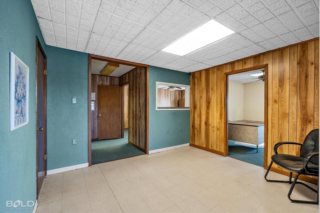 na - Commercial Sale