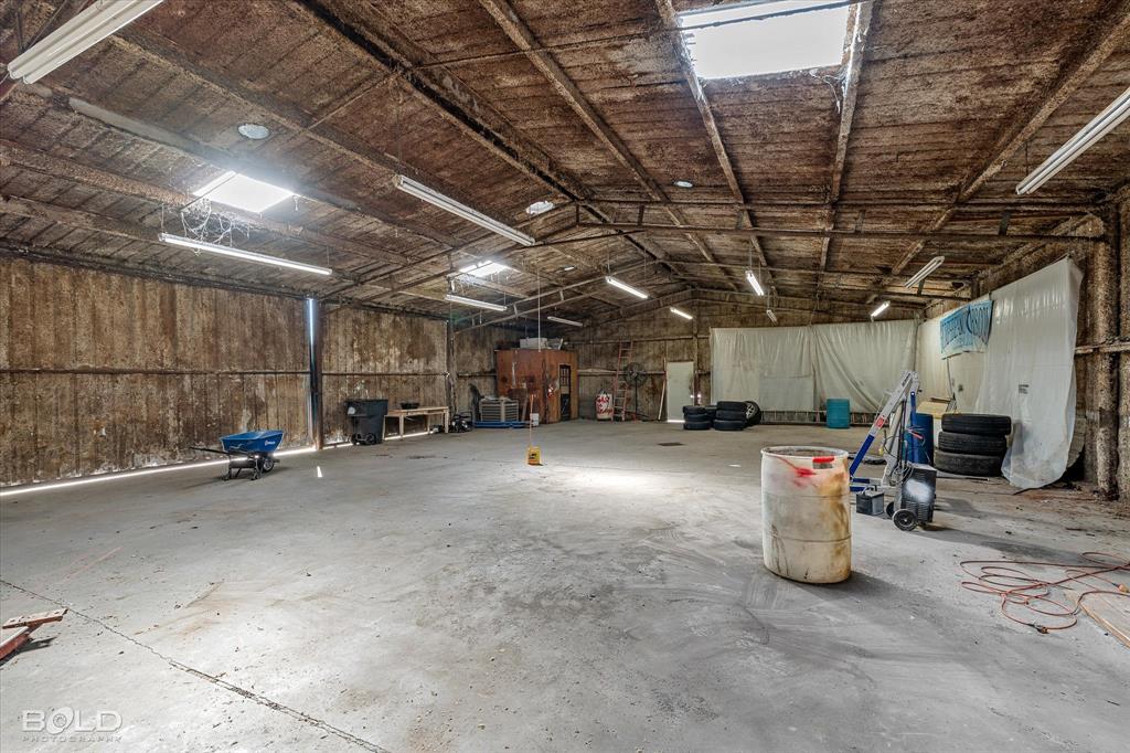 na - Commercial Sale