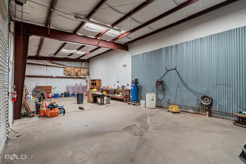 na - Commercial Sale