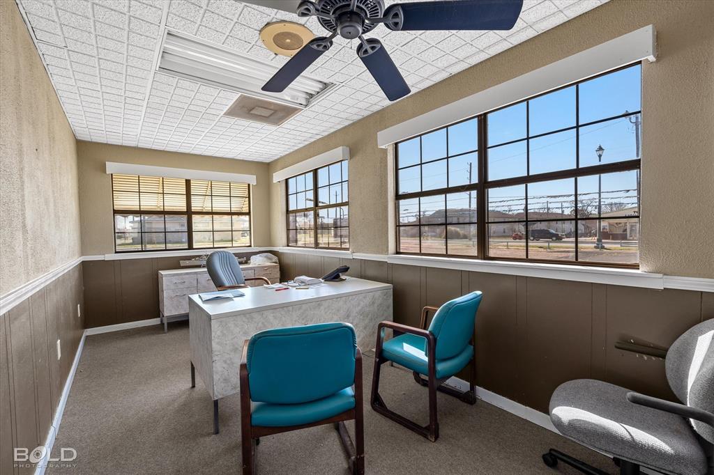 na - Commercial Sale