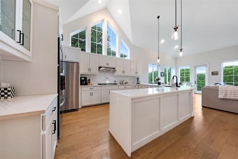 Photo of 813 Dogwood Trail, Aubrey, TX 76227 (MLS # 21249168)