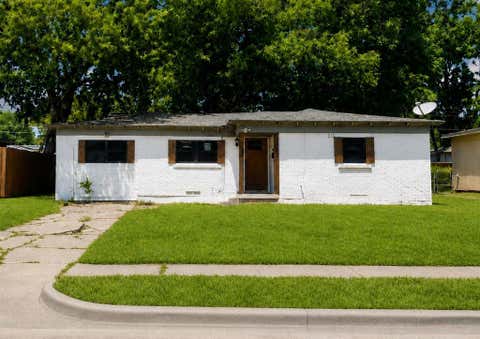 Photo of 1417 Hillcrest Street, Mesquite, TX 75149 (MLS # 21363667)