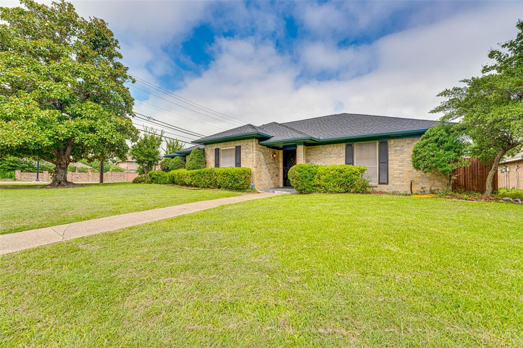 917 Meadowgate Drive