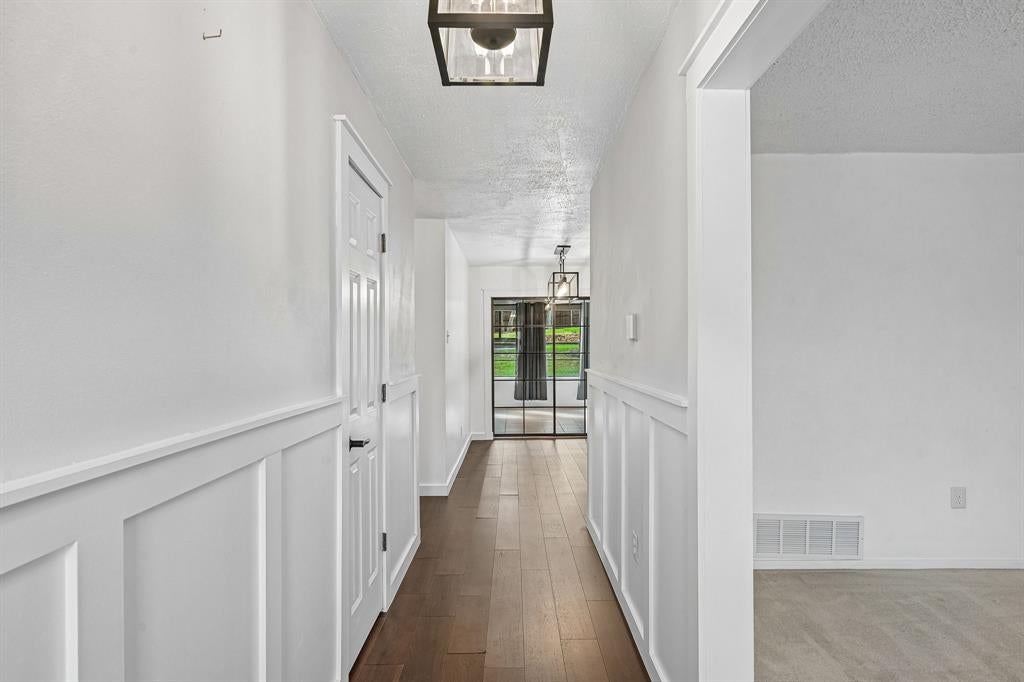 180 N Woodland Trail