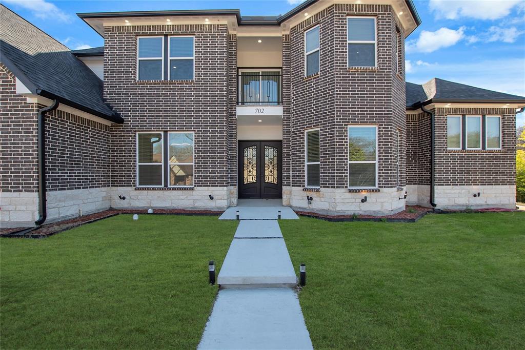 702 Linkcrest Drive