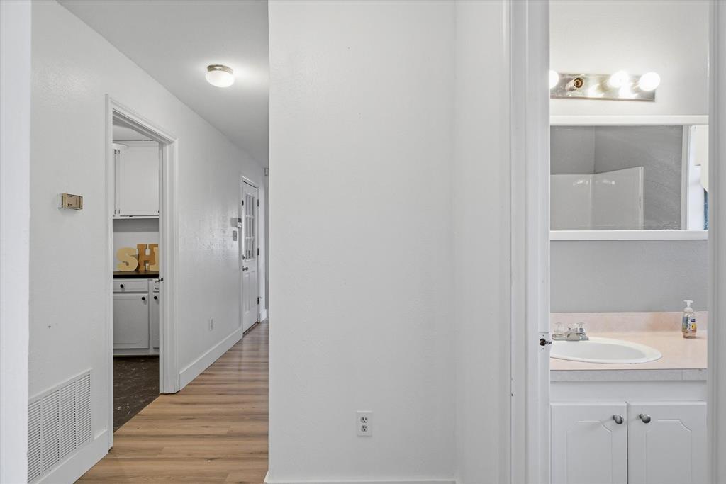 T HOWETH SUR, TR 8A - Residential