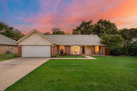 Photo of 328 Cindy Street S, Keller, TX 76248 (MLS # 21376257)