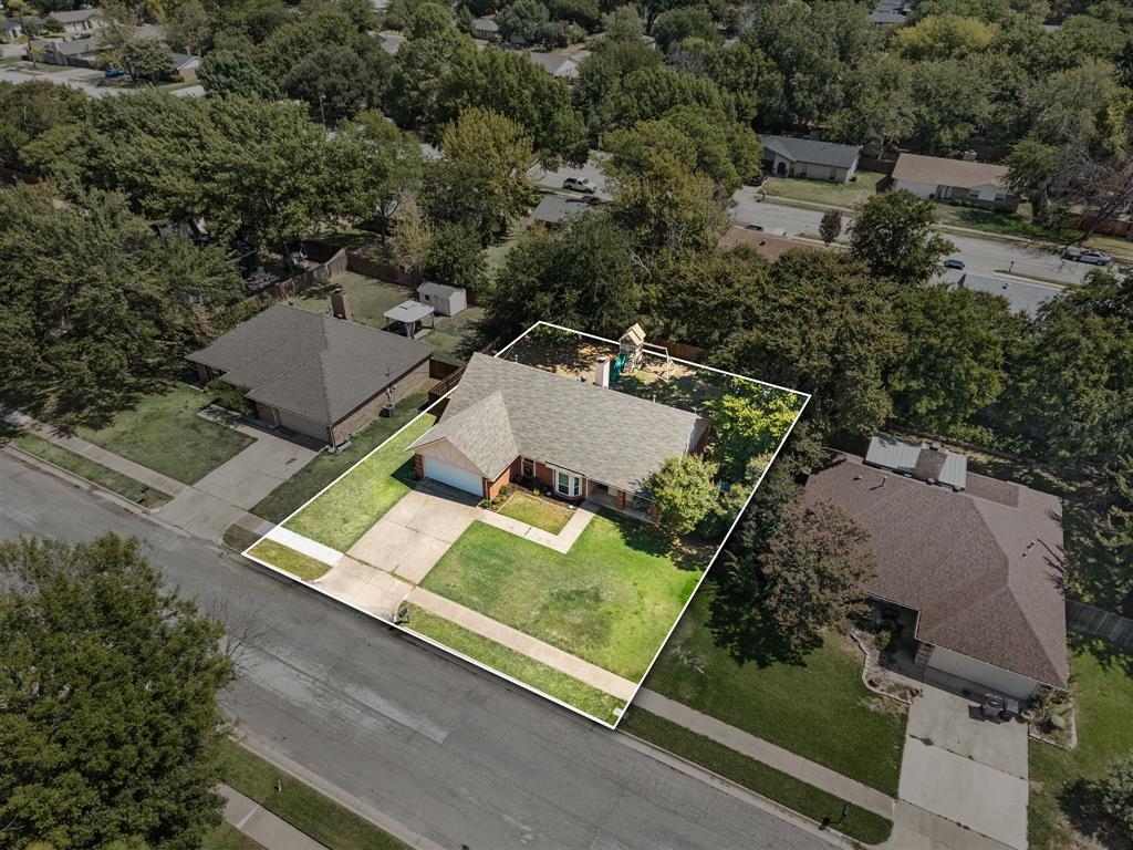 328 Cindy Street S