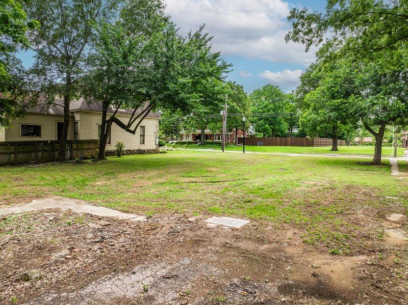 City of Paris - Land