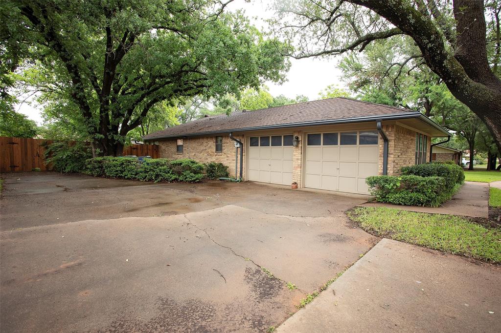 1305 Cliff Drive