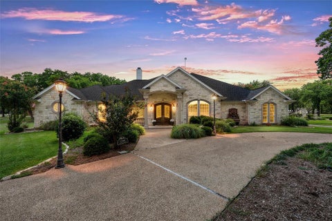 Photo of 1340 Autumn Oaks Circle, China Spring, TX 76633 (MLS # 21307608)
