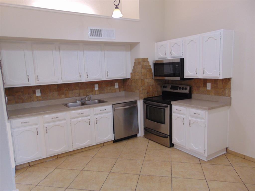 9402 Sugarberry Road