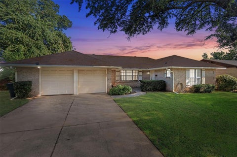 Photo of 1503 Teresa Place, Bossier City, LA 71112 (MLS # 21384725)