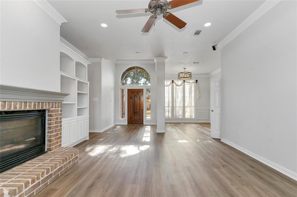 1508 Leaning Oak Lane