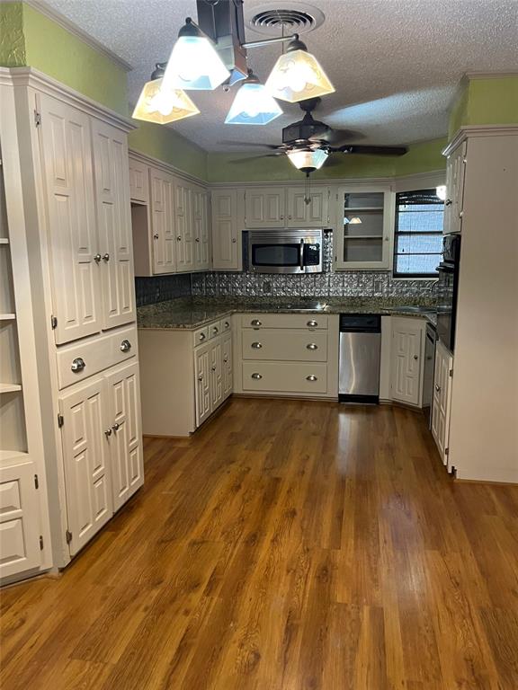 River Oaks - Residential Lease