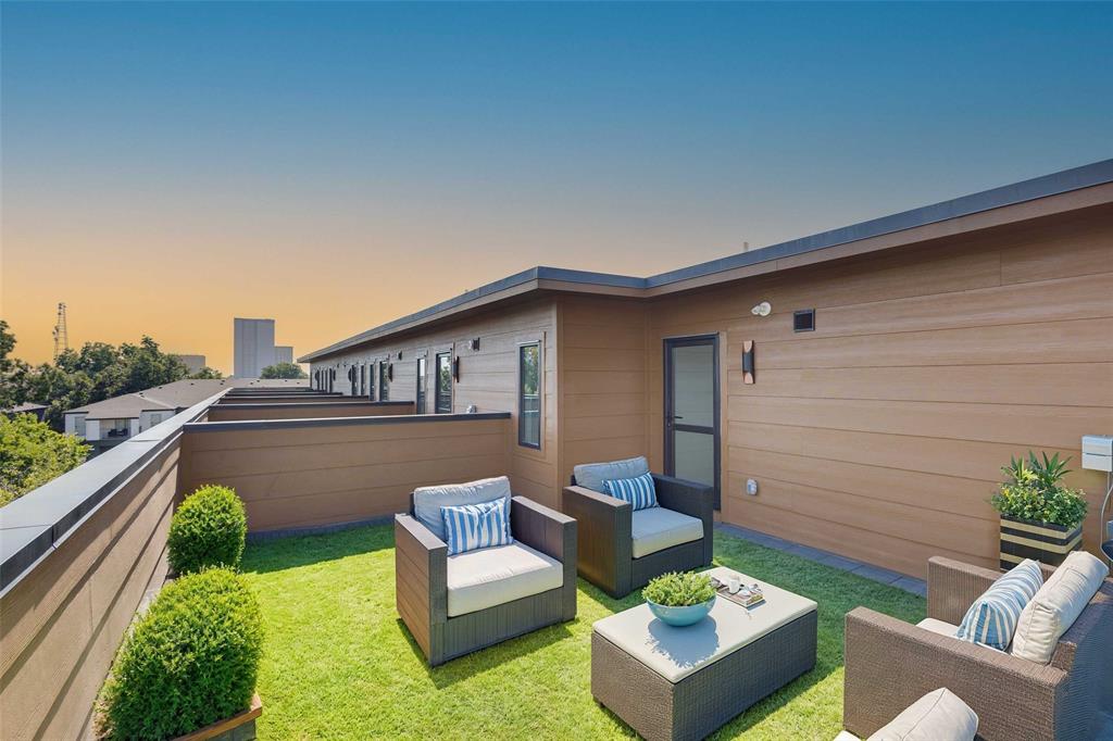 DEERE PARK - Residential Lease