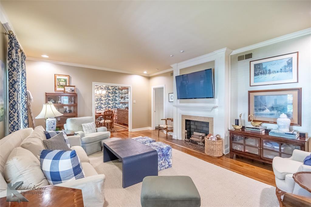 779 Rivercrest Drive
