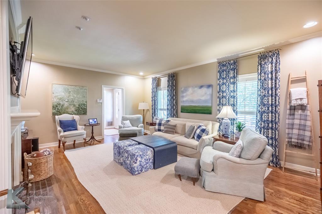 779 Rivercrest Drive