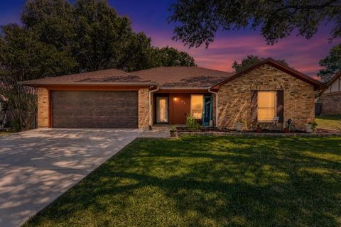 Photo of 301 Shawnee Trail, Keller, TX 76248 (MLS # 21267066)