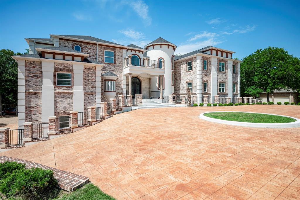 2415 Amberleaf Court