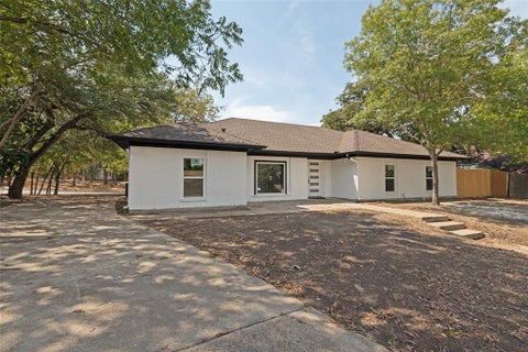 Photo of 5408 Aspen Lane, Fort Worth, TX 76112 (MLS # 21396712)