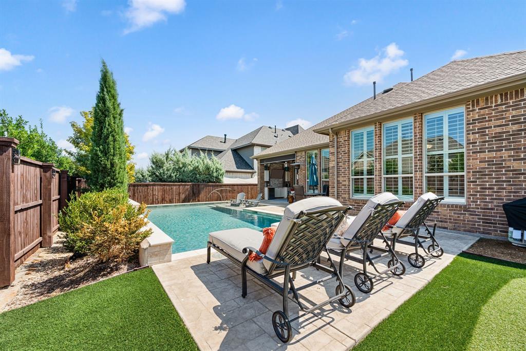 Roanoke, Texas 76262, United States, 4 Bedrooms Bedrooms, ,4 BathroomsBathrooms,Residential,Pending,212150