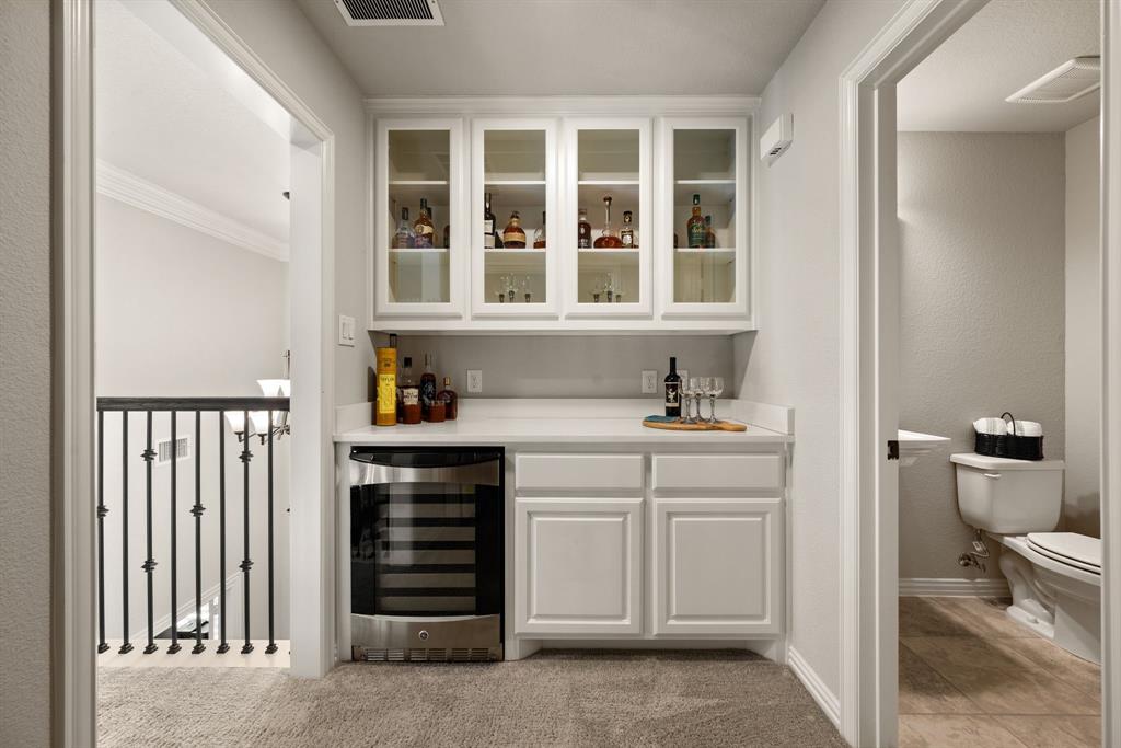 Roanoke, Texas 76262, United States, 4 Bedrooms Bedrooms, ,4 BathroomsBathrooms,Residential,Pending,212150