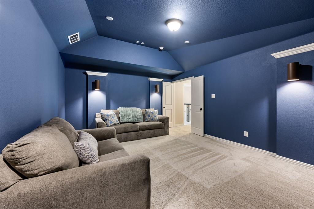 Roanoke, Texas 76262, United States, 4 Bedrooms Bedrooms, ,4 BathroomsBathrooms,Residential,Pending,212150