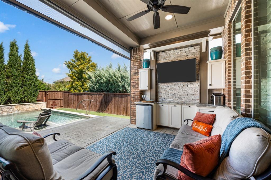 Roanoke, Texas 76262, United States, 4 Bedrooms Bedrooms, ,4 BathroomsBathrooms,Residential,Pending,212150