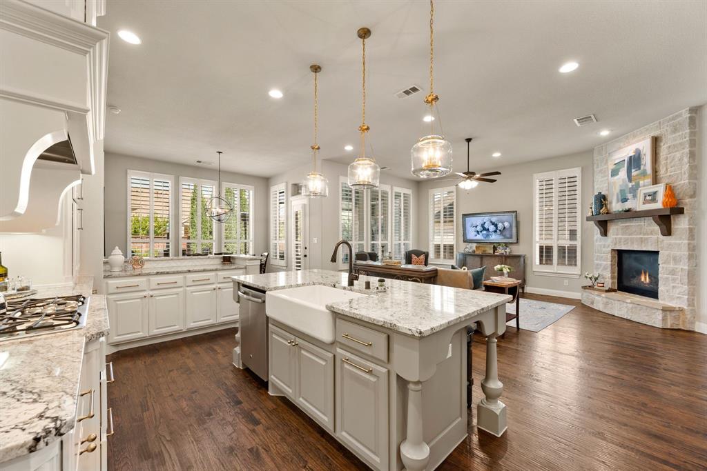 Roanoke, Texas 76262, United States, 4 Bedrooms Bedrooms, ,4 BathroomsBathrooms,Residential,Pending,212150