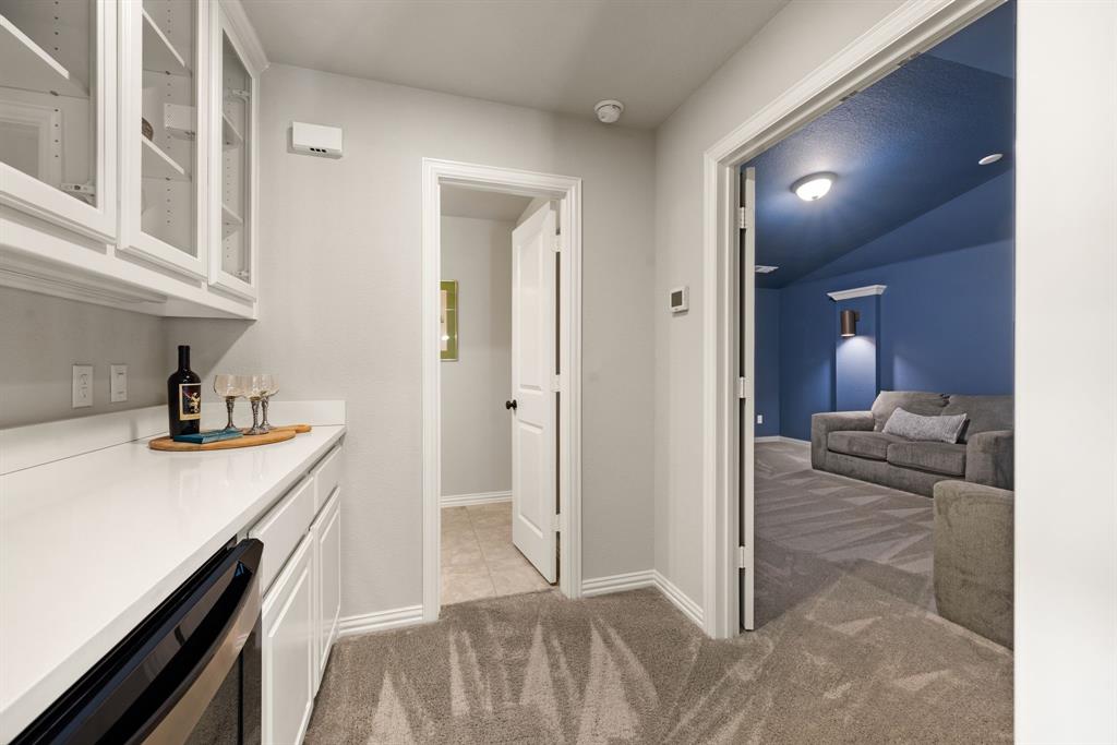 Roanoke, Texas 76262, United States, 4 Bedrooms Bedrooms, ,4 BathroomsBathrooms,Residential,Pending,212150