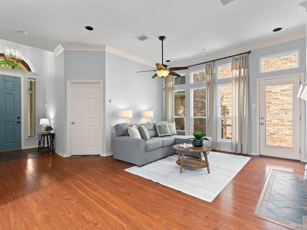 211 Heatherwood Drive