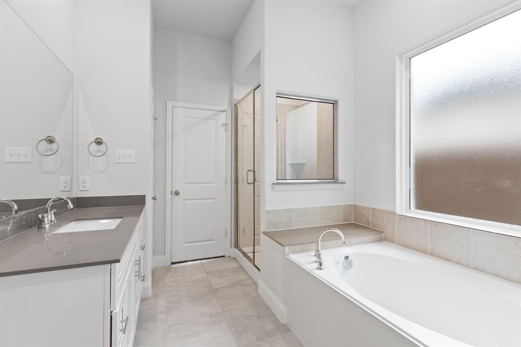 Venetian At Weston, Ph 1 - Residential