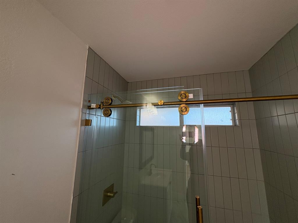 2800 Keller Spgs - Residential