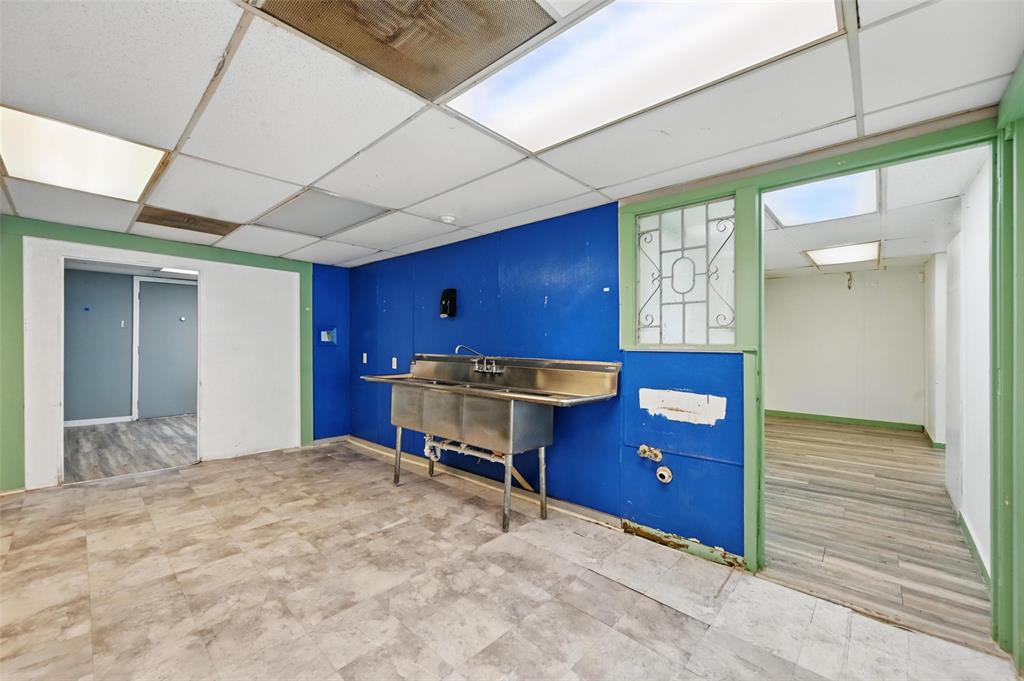 Boaz & Dillow Add - Commercial Sale